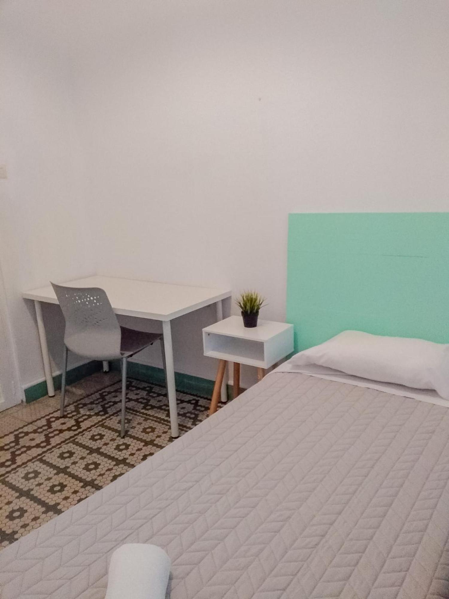 Bbtk Bed And Bike Hotel Малага Екстериор снимка