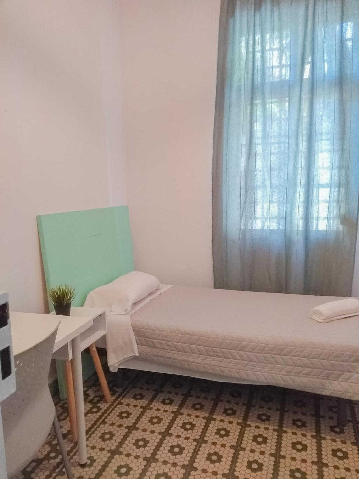 Bbtk Bed And Bike Hotel Малага Екстериор снимка